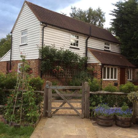 The Barn At Woodview Bed & Breakfast Hildenborough Exterior foto